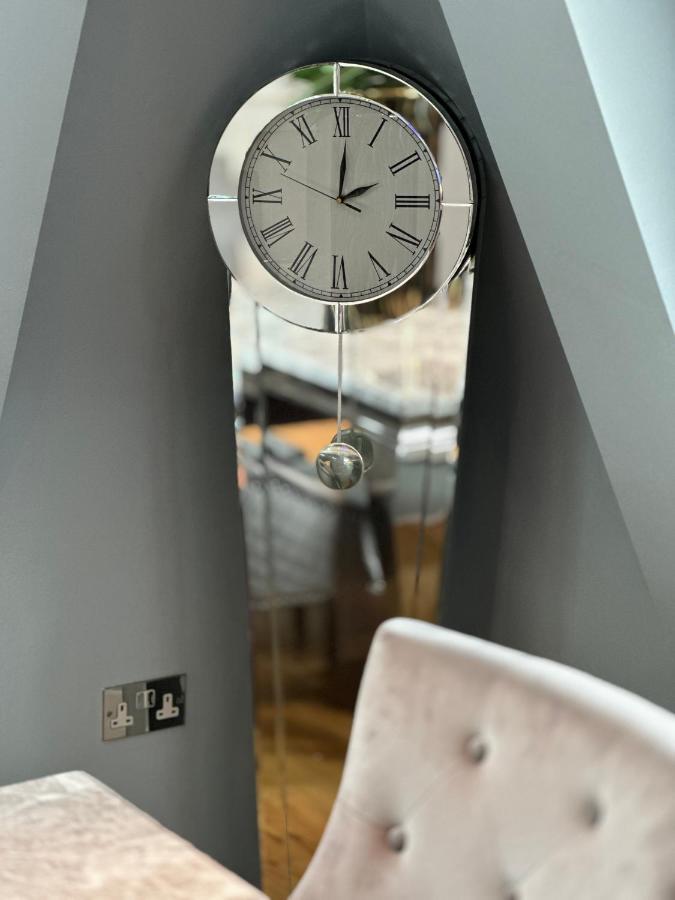 One Bedroom Flat In Chelsea ลอนดอน ภายนอก รูปภาพ